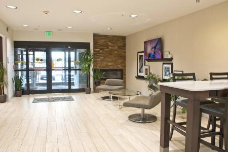 Hampton Inn & Suites Denver-Speer Boulevard - 17