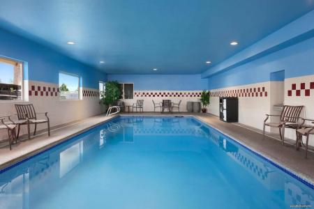 Best Western Plus Peppertree Airport Inn - 19