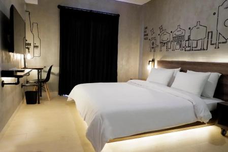 Stark Boutique and Spa - 36