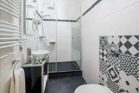 Best Western Plus Celebrity Suites - 9