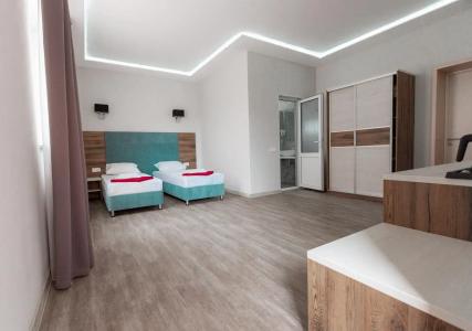 RedHouse - 58