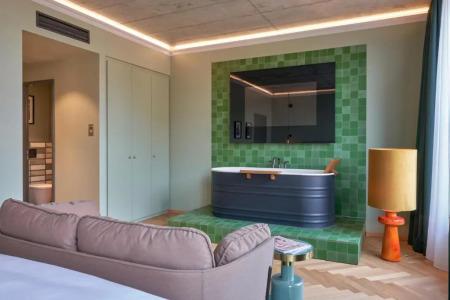 Gekko House Frankfurt, a Tribute Portfolio - 141