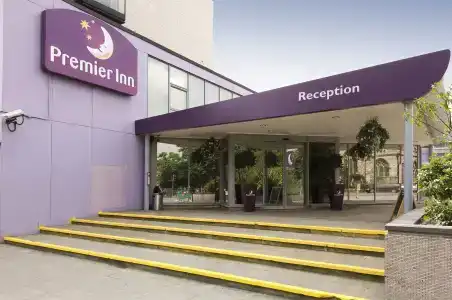 Premier Inn Putney Bridge - 21