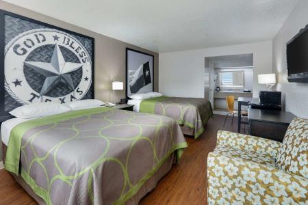 Super 8 by Wyndham Pearl District Downtown - 4