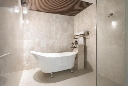 The Blossom Resort – Onsen & Foot Massage Inclusive - 327
