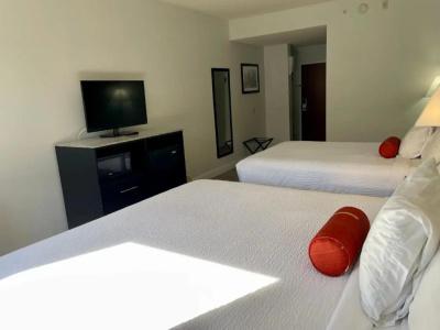 Days Inn & Suites by Wyndham - 65