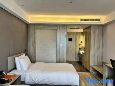 Atour Xi'an Gaoxin Tangyan Road Branch - 66