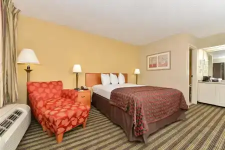 Quality Inn at the Mall - - 27