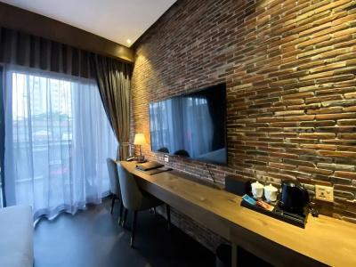 Hh & Sky Bar - 2