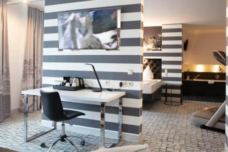 SL'otel im Parforcehaus - 2