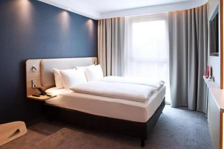 Holiday Inn Express -, An Ihg - 2