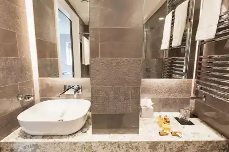 Clarendon Suites - 7