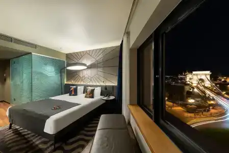 Clark Budapest - Adults Only - 5