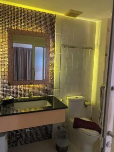 Oyo 1040 Access Inn Pattaya - 146
