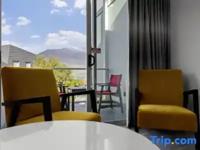 Scenic Suites - 129