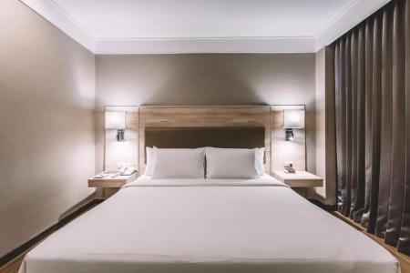 Adelphi Suites Bangkok - Sha Extra Plus - 104