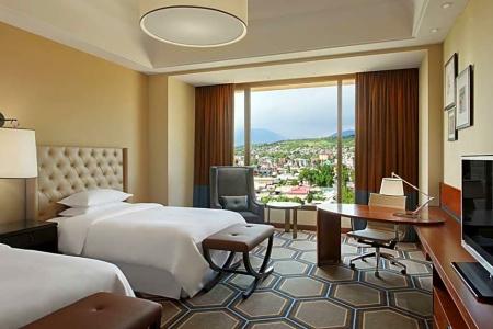 Hilton - 47