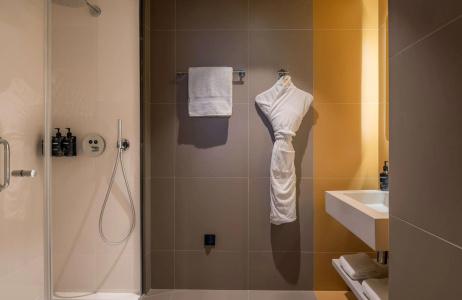 Radisson Blu 1835, Cannes - 17
