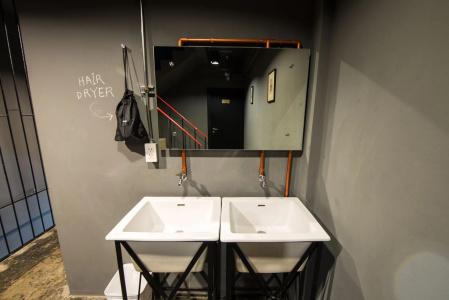 Box Hostel n Cafe - 9