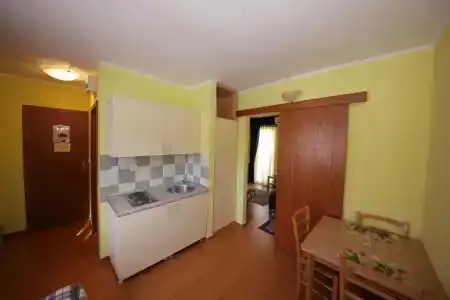 Tamara - 41