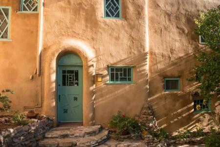 Inn of the Turquoise Bear - 0