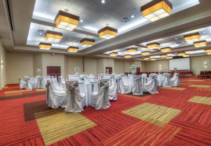 Courtyard by Marriott - 29