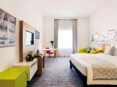 Mercure - 44