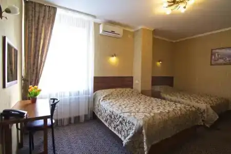 Добродия - 3