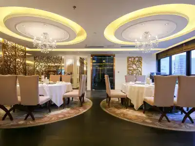 Lia Charlton Shenzhen - 26