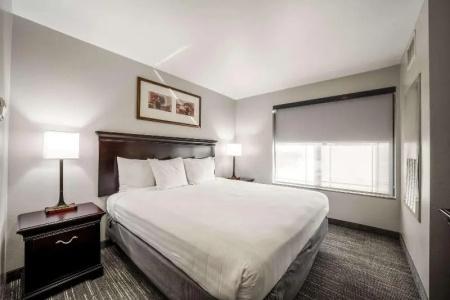Country Inn & Suites by Radisson, at Mills, CA - 54