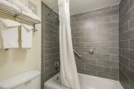 Clarion Inn & Suites Central Beach - 51