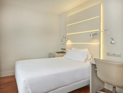Nh Barcelona Les Corts - 12