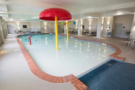 Hampton Inn & Suites Airport - 26