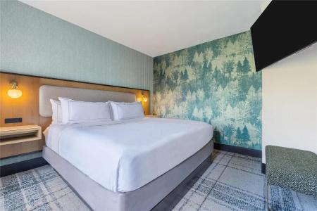 DoubleTree by Hilton - 71
