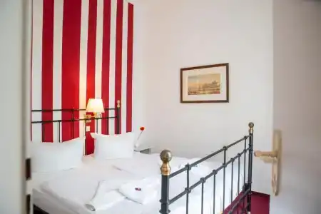Weißes Schloß - 33