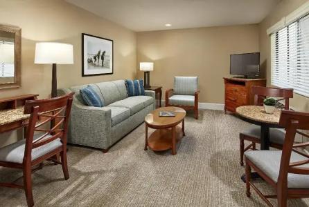 Glorietta Bay Inn - 92