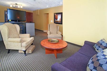 Holiday Inn Express and Suites, an IHG - 97