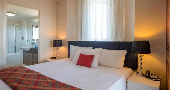 Broadbeach Savannah - 160
