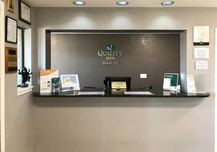 Quality Inn i-10 East Near At&t Center - 1