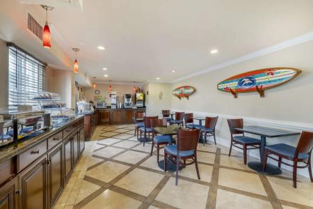 Best Western Plus Marina Shores - 24
