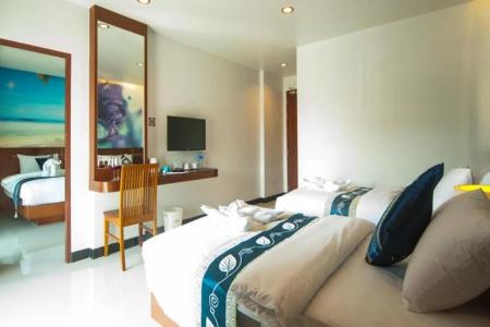 The Crystal Beach - 3