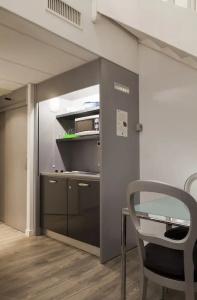 Sure by Best Western Nantes Beaujoire - 44
