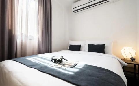 Warm Window Silom - 81