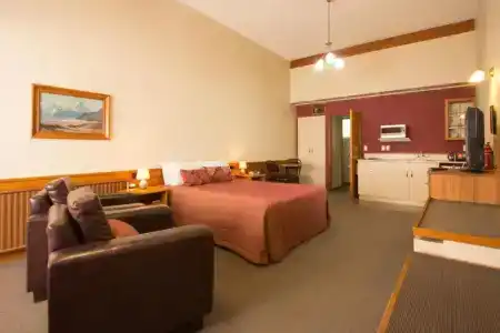 Balmoral Lodge - 48
