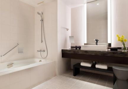 Courtyard by Marriott Shin-Osaka Station - 16