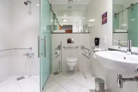 Premier Inn Abu Dhabi International Airport - 8