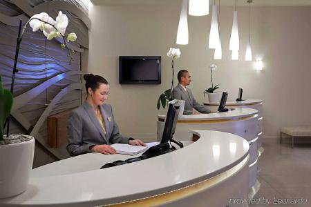 Novotel Cathedral Square - 19