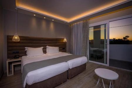 Alexandra Beach Resort & Spa - 25