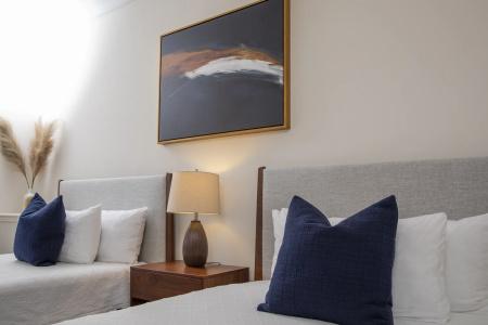 Washington Square Inn - 100