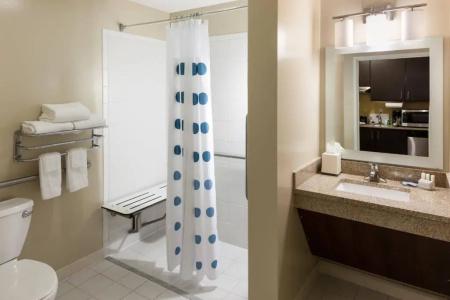 TownePlace Suites by Marriott West - 36